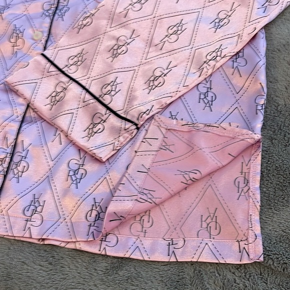 💞Victoria Secret Satin Pajamas💞 - Picture 6 of 6